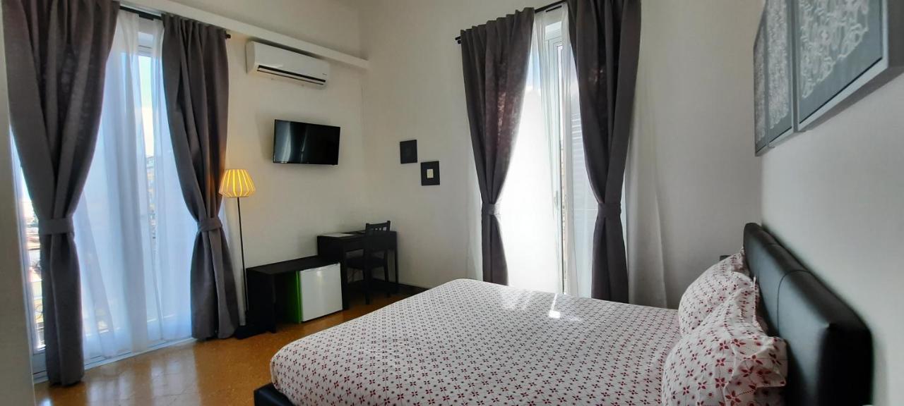 Politeamari Hotel ปาแลร์โม ภายนอก รูปภาพ