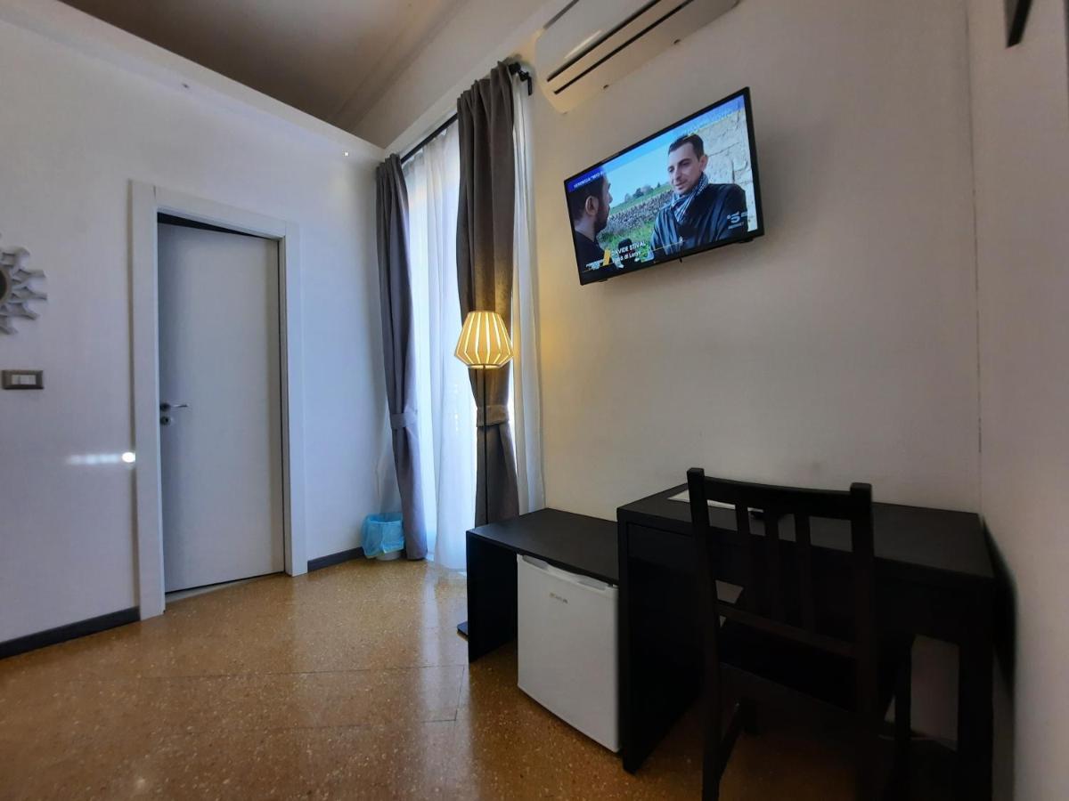 Politeamari Hotel ปาแลร์โม ภายนอก รูปภาพ