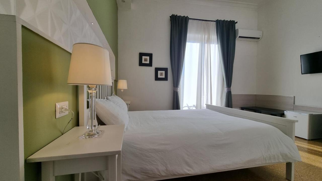 Politeamari Hotel ปาแลร์โม ภายนอก รูปภาพ