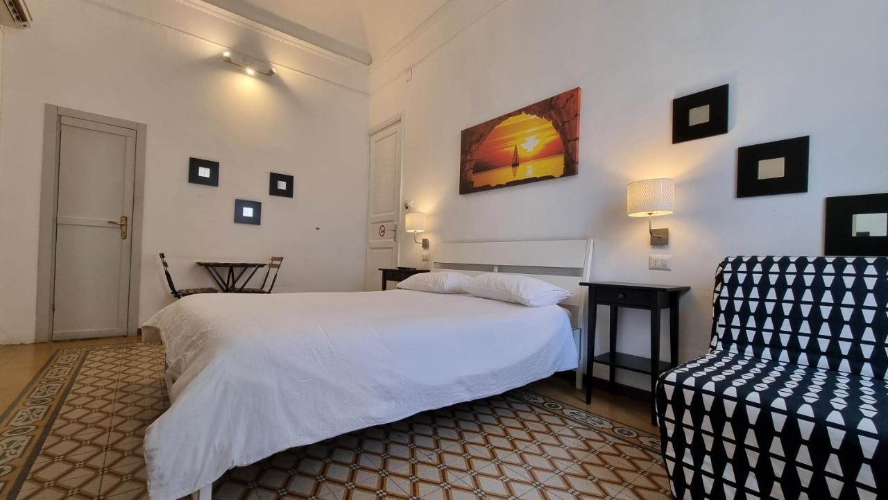 Politeamari Hotel ปาแลร์โม ภายนอก รูปภาพ