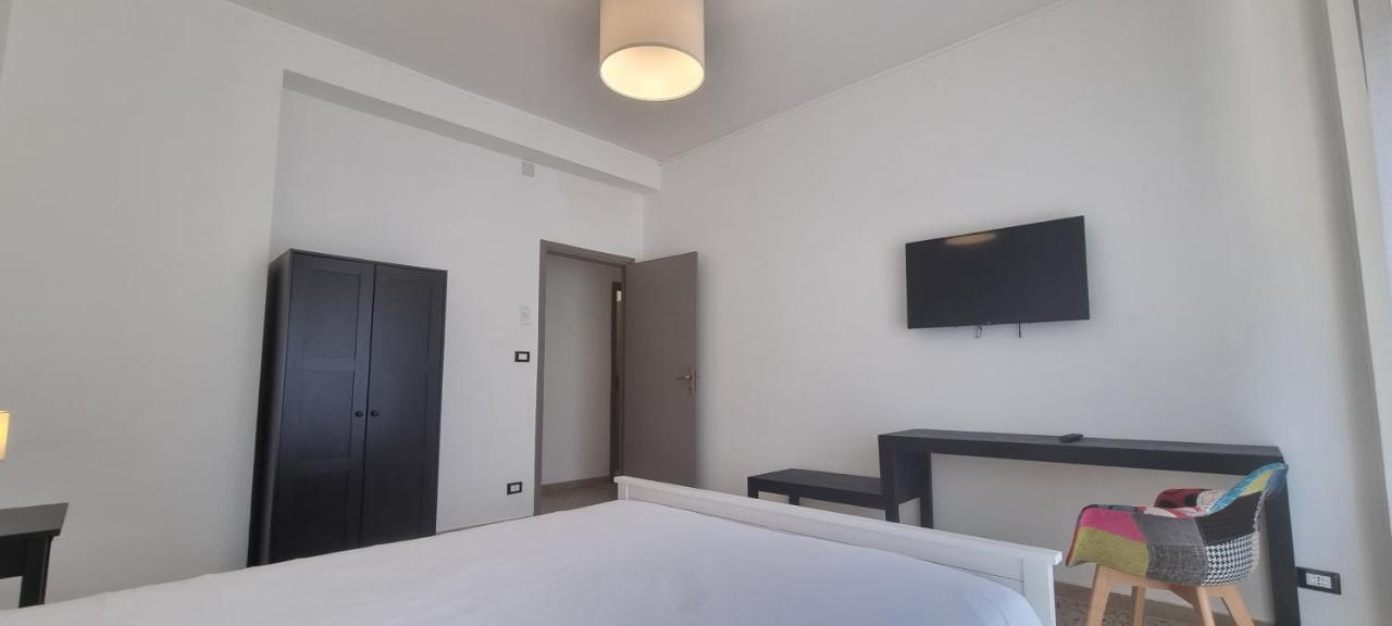 Politeamari Hotel ปาแลร์โม ภายนอก รูปภาพ